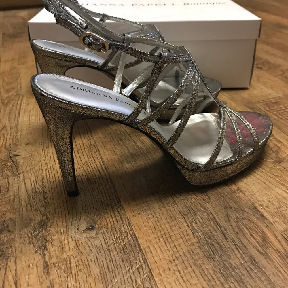 Adrianna Papell Brandy Pewter Silver Sandals 8 - Picture 4 of 8